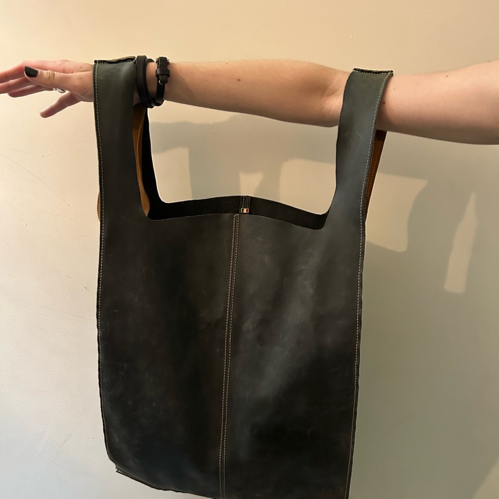 Stylish navy Leather shoulder Bag